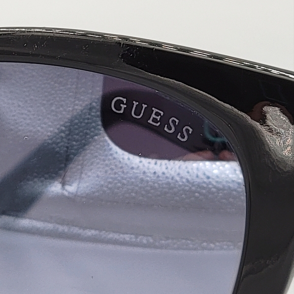 Guess 6069 Cat-Eye Black Sunglasses - Picture 10 of 15